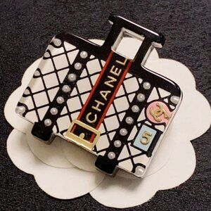 FASHION SUITCASE BROOCHES, ONLY 1 COMING